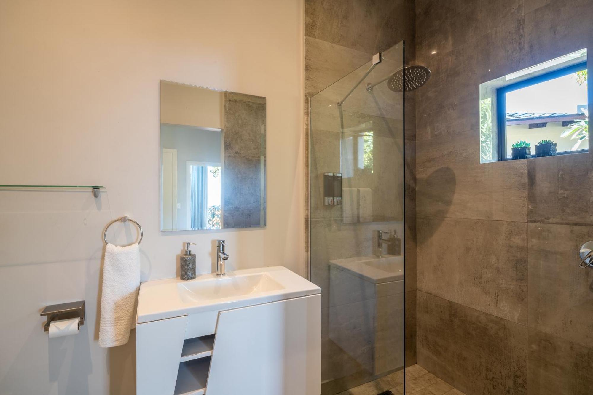 Seashore 2 Bedroom Luxury Unit - Breakwaters Haven Knysna Eksteriør billede